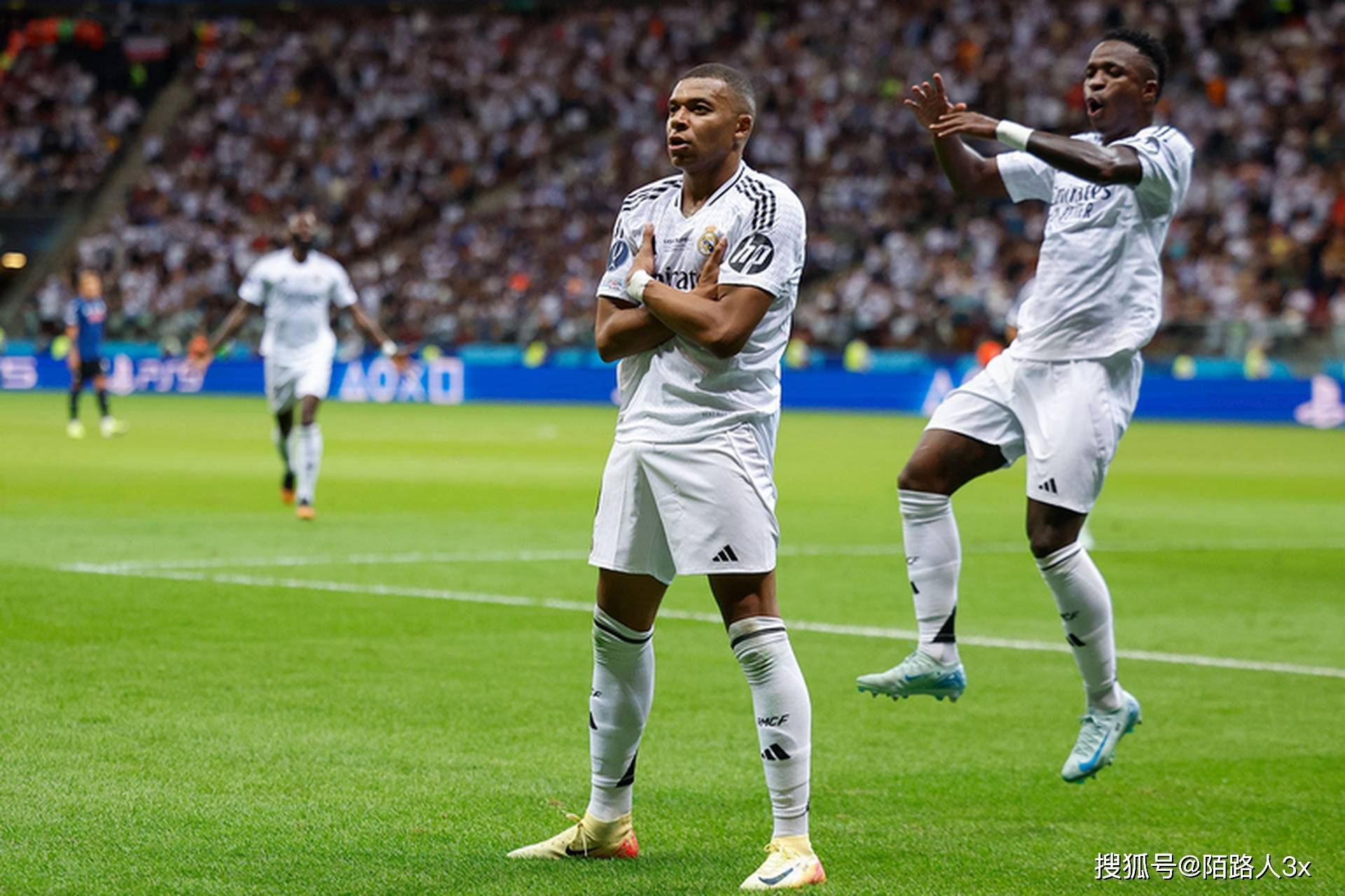 集结日体能课后，瓦伦西亚外线爆发备战德甲，压力陡增，控场能力受关注(巴萨vs瓦伦西亚进球集锦)